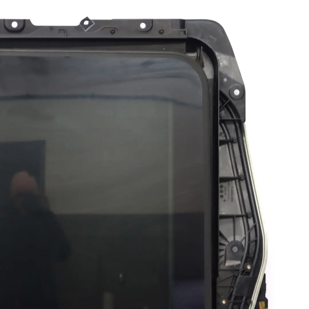 Sliding Sunroof Sun Roof Frame Complete Glass Grey to BMW E92 with Part number 7046159 BMW E92 Sliding Sunroof Sun Roof Frame Complete Glass Grey - SKU 7046159 - Part number 7046159
