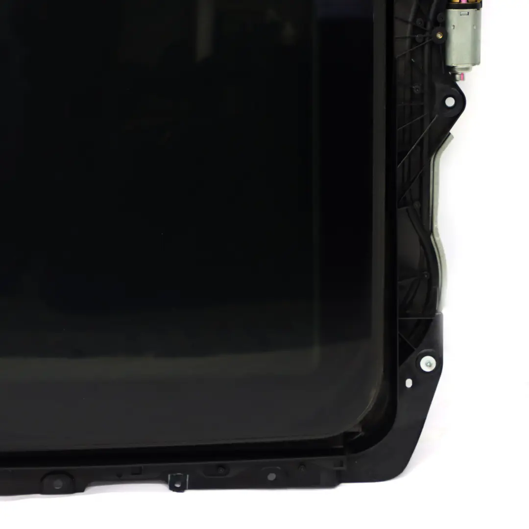Sliding Sunroof Sun Roof Frame Complete Glass Grey to BMW E92 with Part number 7046159 BMW E92 Sliding Sunroof Sun Roof Frame Complete Glass Grey - SKU 7046159 - Part number 7046159