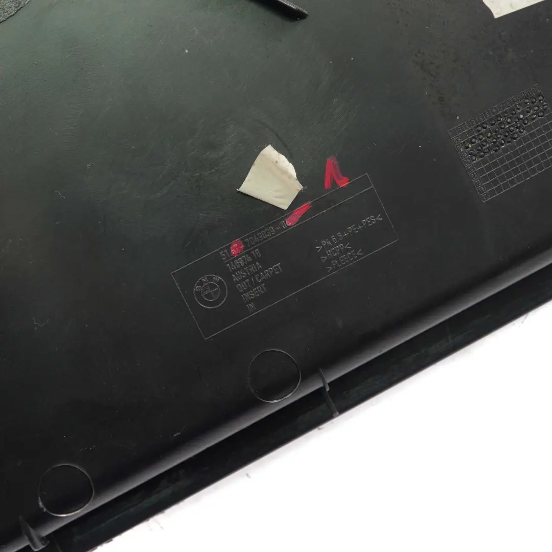 Panneau d'habillage de coffre gauche Grau pour BMW X3 E83 à propos du numéro de pièce 7049039 BMW X3 E83 Panneau d'habillage de coffre gauche Grau - SKU 7049039-1 - Numéro de pièce 7049039