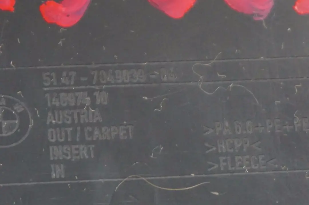 Tapa del maletero panel embellecedor izquierdo Sandbeige Beige para BMW X3 E83 con número de pieza 7049039 BMW X3 E83 Tapa del maletero panel embellecedor izquierdo Sandbeige Beige - SKU 7049039-2 - Número de pieza 7049039