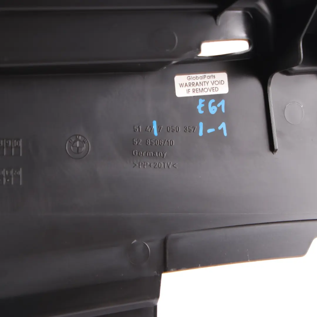 Dywanik bagażnika lewy panel do BMW E61 o numerze 7050357 BMW E61 Dywanik bagażnika lewy panel - SKU 7050357-1 - Numer Części 7050357