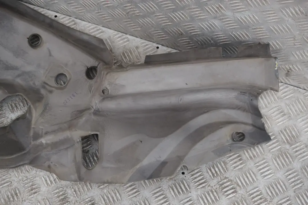 BMW E61 Wygłuszenie nadkola przednie przód prawe - SKU 7050382 - Numer Części 7050382