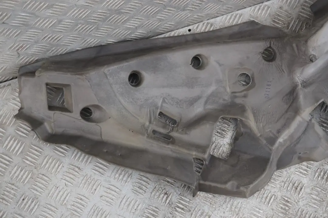 BMW E61 Wygłuszenie nadkola przednie przód prawe - SKU 7050382 - Numer Części 7050382