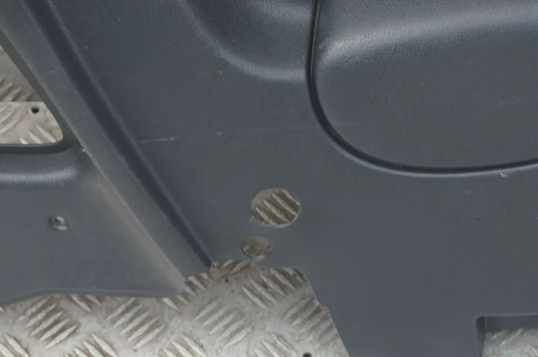 Boczek Tapicerka Bagażnika Lewy do Mini R50 R53 o numerze 7050451 Mini R50 R53 Boczek Tapicerka Bagażnika Lewy - SKU 7050451 - Numer Części 7050451