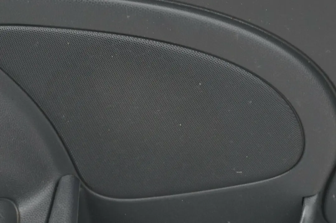 Boczek Tapicerka Bagażnika Lewy do Mini R50 R53 o numerze 7050451 Mini R50 R53 Boczek Tapicerka Bagażnika Lewy - SKU 7050451 - Numer Części 7050451