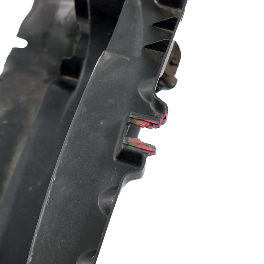 Wlot Powietrza Roleta Chłodnicy do BMW E60 E61 o numerze 7050537 BMW E60 E61 Wlot Powietrza Roleta Chłodnicy - SKU 7050537-1 - Numer Części 7050537