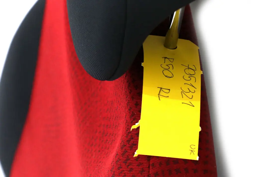 Siège arrière gauche Tissu du dossier Tissu Kaleido Tartan Red pour BMW Mini R50 à propos du numéro de pièce 7051321 BMW Mini R50 Siège arrière gauche Tissu du dossier Tissu Kaleido Tartan Red - SKU 7051321 - Numéro de pièce 7051321