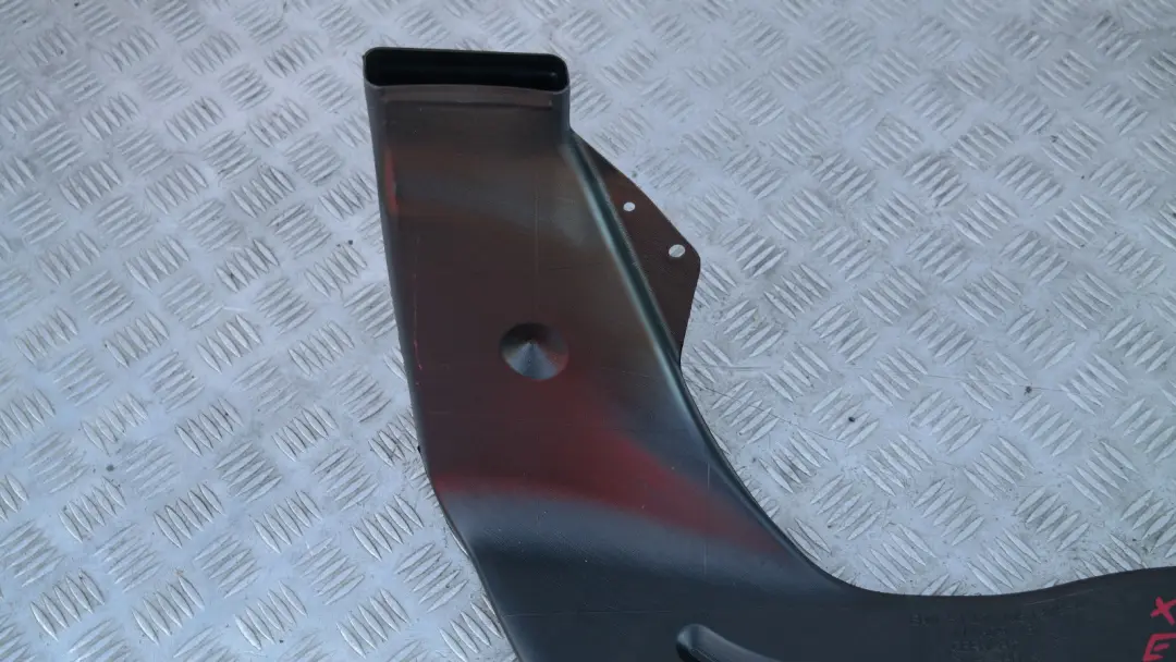 E83N LCI Heizkanal Fondo-Spazio SX 5147 per BMW X3 E83 con numero di parte 51477051379 BMW X3 E83 E83N LCI Heizkanal Fondo-Spazio SX 5147 - SKU 7051379 - Numero di parte 51477051379