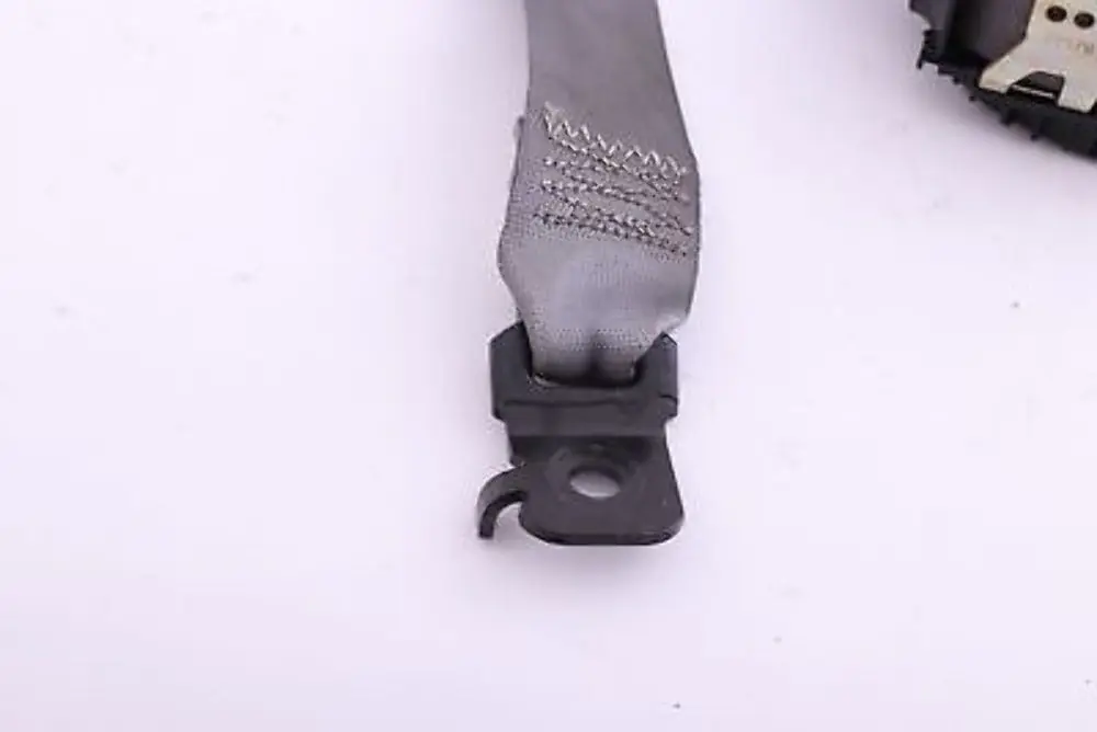 Reihe E53 Obergurt hinten rechts Grau Grey 7211 für BMW X5 mit Teilenummer 7051512 BMW X5 Reihe E53 Obergurt hinten rechts Grau Grey 7211 - SKU 7051512 - Teilenummer 7051512