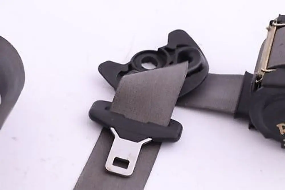 Upper Belt With Force Limiter Rear Right O/S Grau Grey to BMW X5 Series E53 with Part number 7051512 BMW X5 Series E53 Upper Belt With Force Limiter Rear Right O/S Grau Grey - SKU 7051512 - Part number 7051512