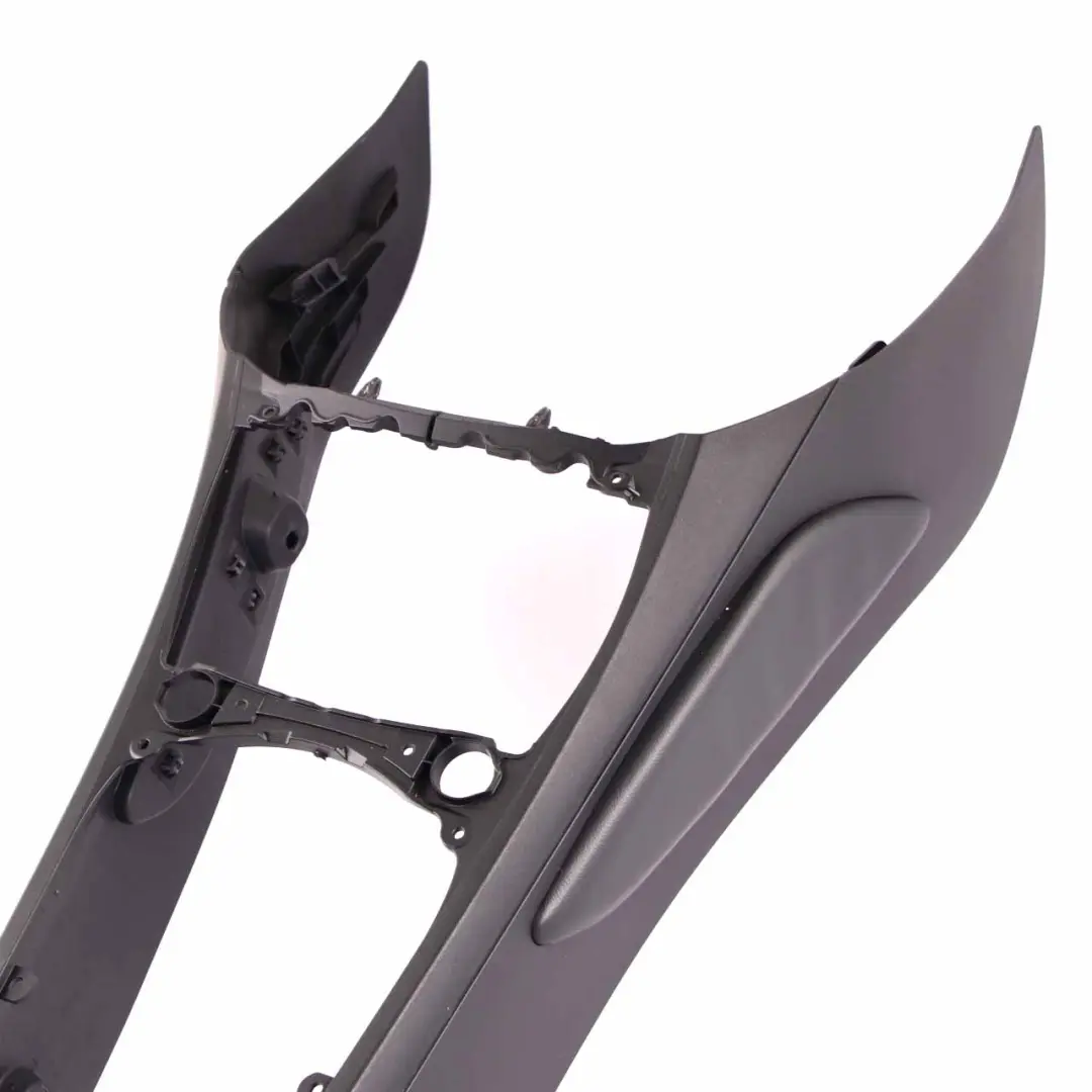 Telaio montaggio console centrale scorrimento bracciolo nero 7016714 per BMW Z4 E85 con numero di parte 7053115 BMW Z4 E85 Telaio montaggio console centrale scorrimento bracciolo nero 7016714 - SKU 7053115-1 - Numero di parte 7053115