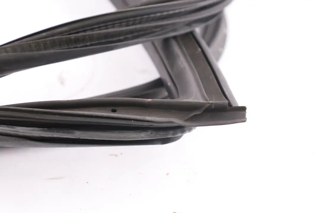 Guarnizione Porta Anteriore Guarnizione Weatherstrip Destra 7164948 per BMW E81 E82 con numero di parte 51767054028 BMW E81 E82 Guarnizione Porta Anteriore Guarnizione Weatherstrip Destra 7164948 - SKU 7054028 - Numero di parte 51767054028