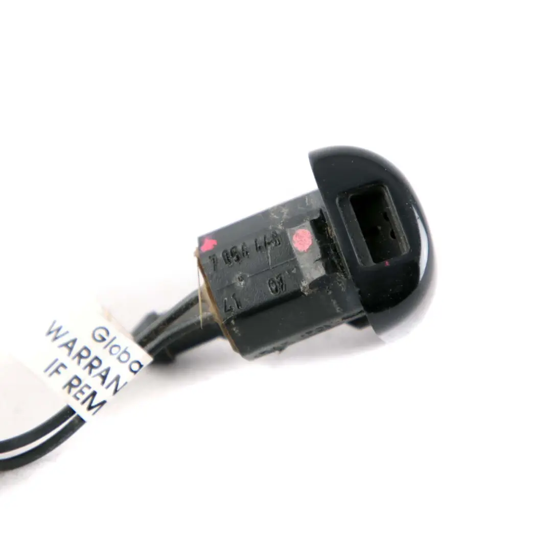 Sprühdüse Windschutzscheibenreinigung Hochglanz Glanzschwarz für BMW E63 E64 mit Teilenummer 7054446 BMW E63 E64 Sprühdüse Windschutzscheibenreinigung Hochglanz Glanzschwarz - SKU 7054446 - Teilenummer 7054446