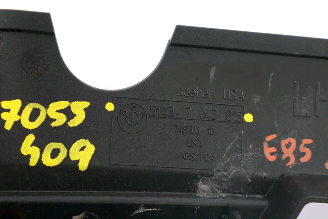 Fa?ade Gauche Noir 7043815 pour BMW Z4 E85 à propos du numéro de pièce 7055409 BMW Z4 E85 Fa?ade Gauche Noir 7043815 - SKU 7055409 - Numéro de pièce 7055409
