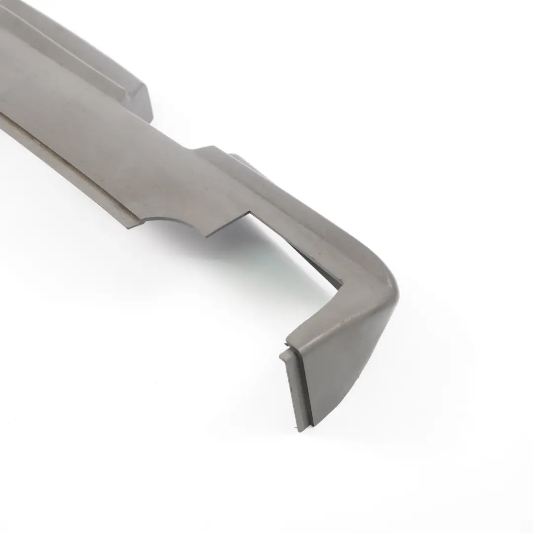 Cache panneau arriere superieur gauche Gris 7043815 pour BMW Z4 E85 à propos du numéro de pièce 7055411 BMW Z4 E85 Cache panneau arriere superieur gauche Gris 7043815 - SKU 7055411 - Numéro de pièce 7055411