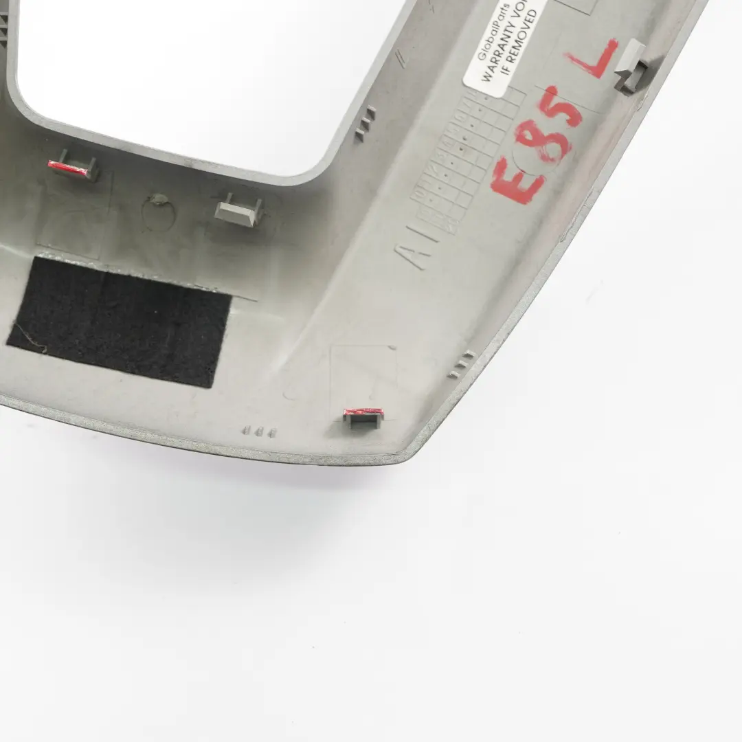 Roll Bar Trim Panel Izquierda Cubierta Gris Plata 7043837 para BMW Z4 E85 con número de pieza 7055439 BMW Z4 E85 Roll Bar Trim Panel Izquierda Cubierta Gris Plata 7043837 - SKU 7055439-2 - Número de pieza 7055439