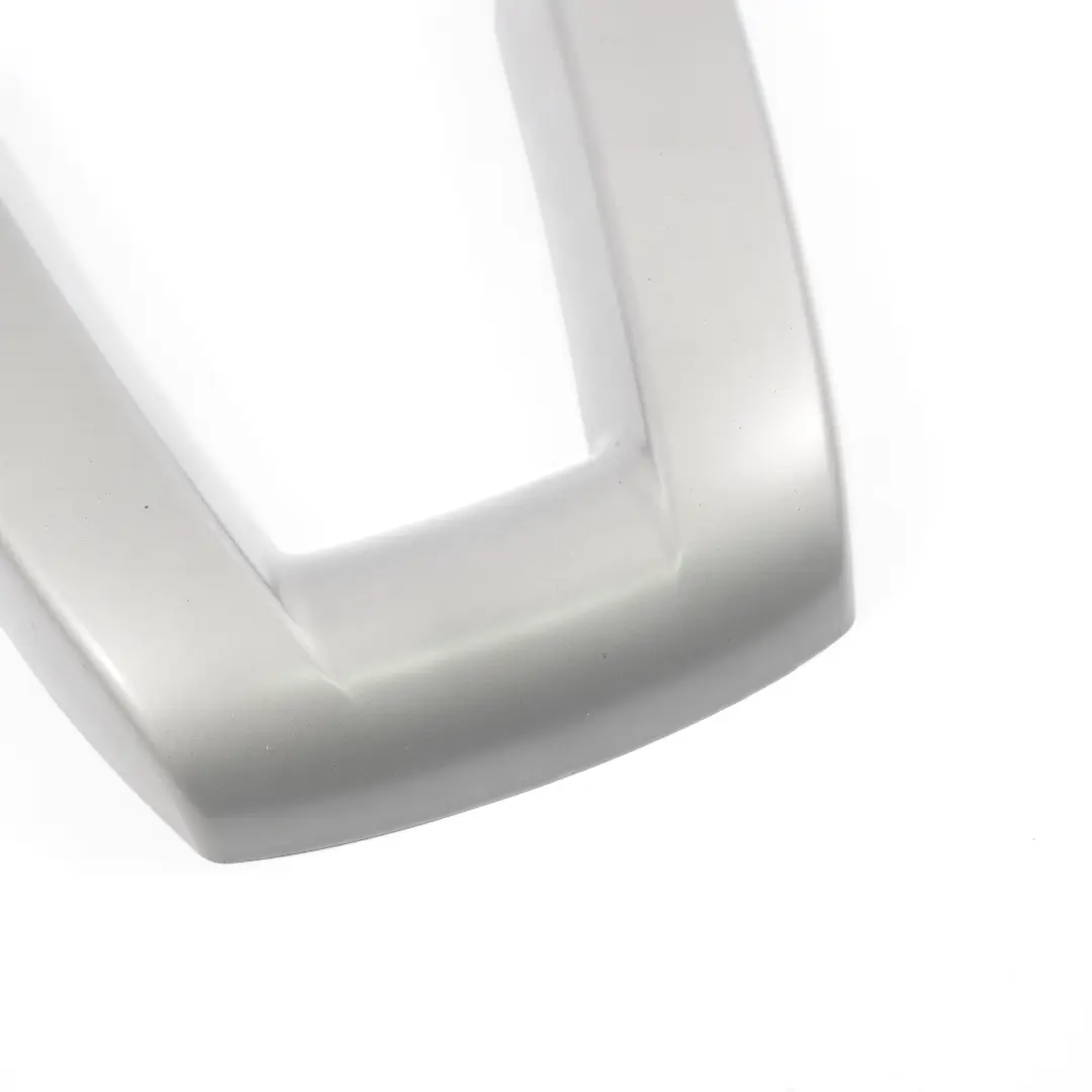 Roll Bar Trim Right Covering Panel Grigio Argento 7043838 per BMW Z4 E85 con numero di parte 7055440 BMW Z4 E85 Roll Bar Trim Right Covering Panel Grigio Argento 7043838 - SKU 7055440-1 - Numero di parte 7055440