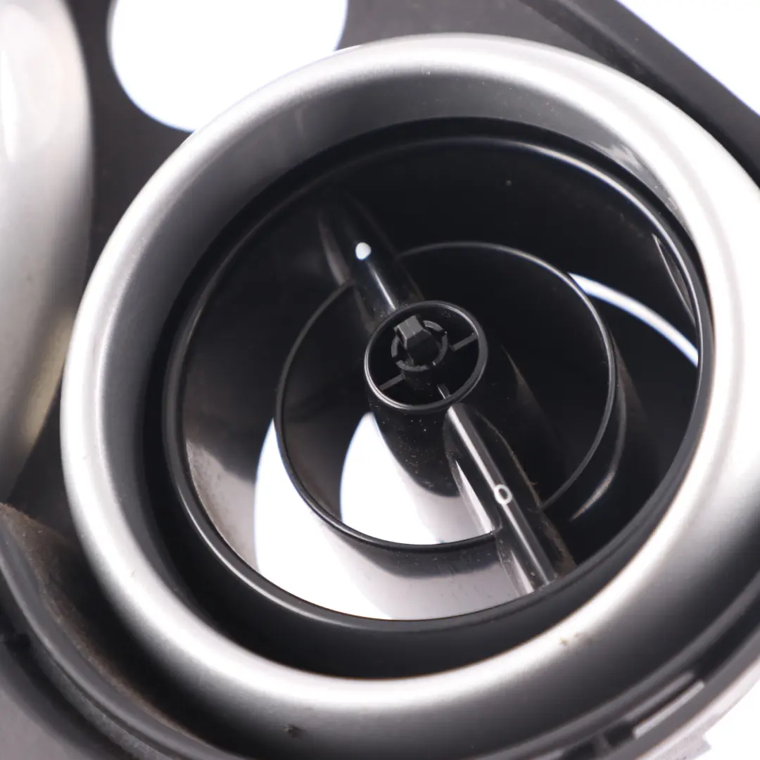 Motivi Ornamentali Cruscotto Verniciato Centro Bianco per Mini Cooper R50 R53 con numero di parte 7055703 Mini Cooper R50 R53 Motivi Ornamentali Cruscotto Verniciato Centro Bianco - SKU 7055703-2 - Numero di parte 7055703