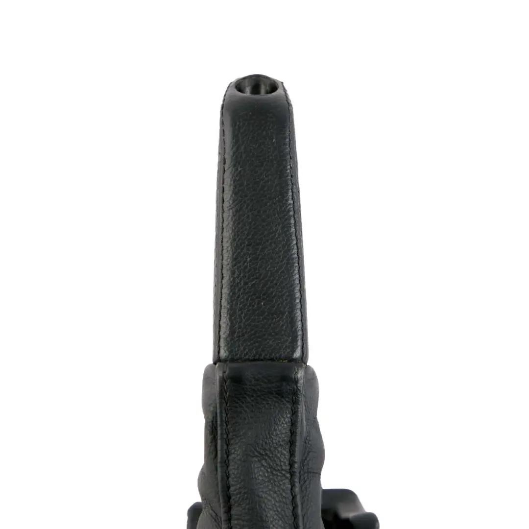 Copri Leva Del Freno A Mano In Pelle Nera per BMW E85 E86 con numero di parte 7055784 BMW E85 E86 Copri Leva Del Freno A Mano In Pelle Nera - SKU 7055784 - Numero di parte 7055784