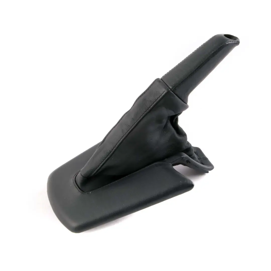 Copri Leva Del Freno A Mano In Pelle Nera per BMW E85 E86 con numero di parte 7055784 BMW E85 E86 Copri Leva Del Freno A Mano In Pelle Nera - SKU 7055784 - Numero di parte 7055784