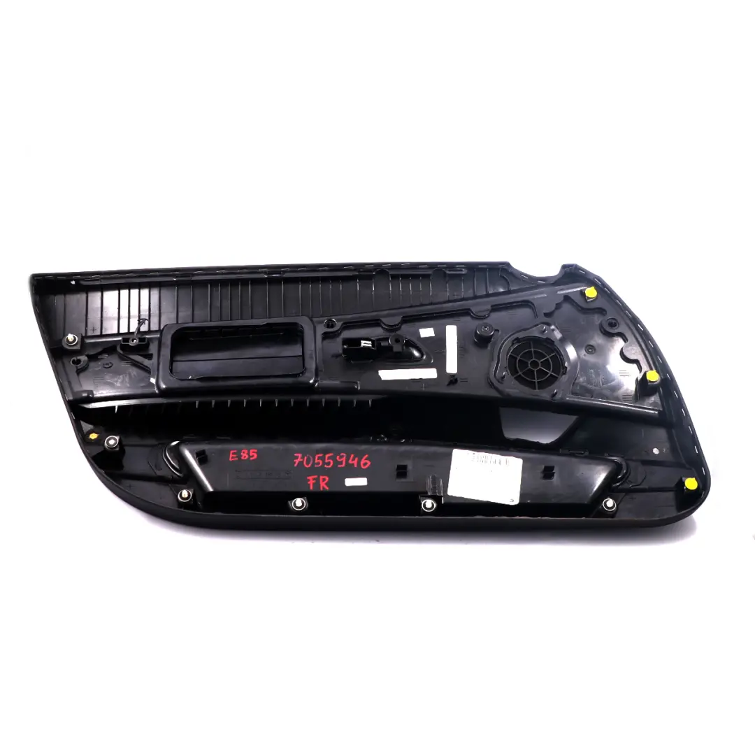 Boczek Tapicerka Drzwi Prawy Przód do BMW E85 Z4 o numerze 7055946 BMW E85 Z4 Boczek Tapicerka Drzwi Prawy Przód - SKU 7055946 - Numer Części 7055946