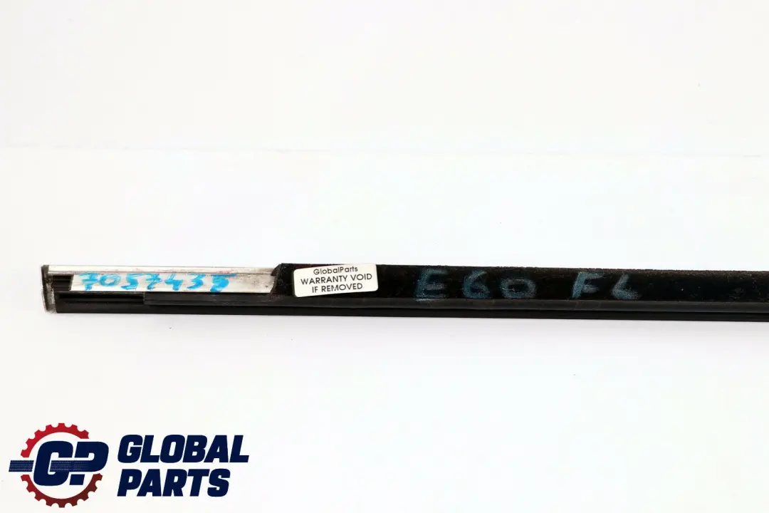 Plaque D'egout Exterieur Porte Avant Gauche Chrome pour BMW E60 E61 LCI à propos du numéro de pièce 7057435 BMW E60 E61 LCI Plaque D'egout Exterieur Porte Avant Gauche Chrome - SKU 7057435 - Numéro de pièce 7057435