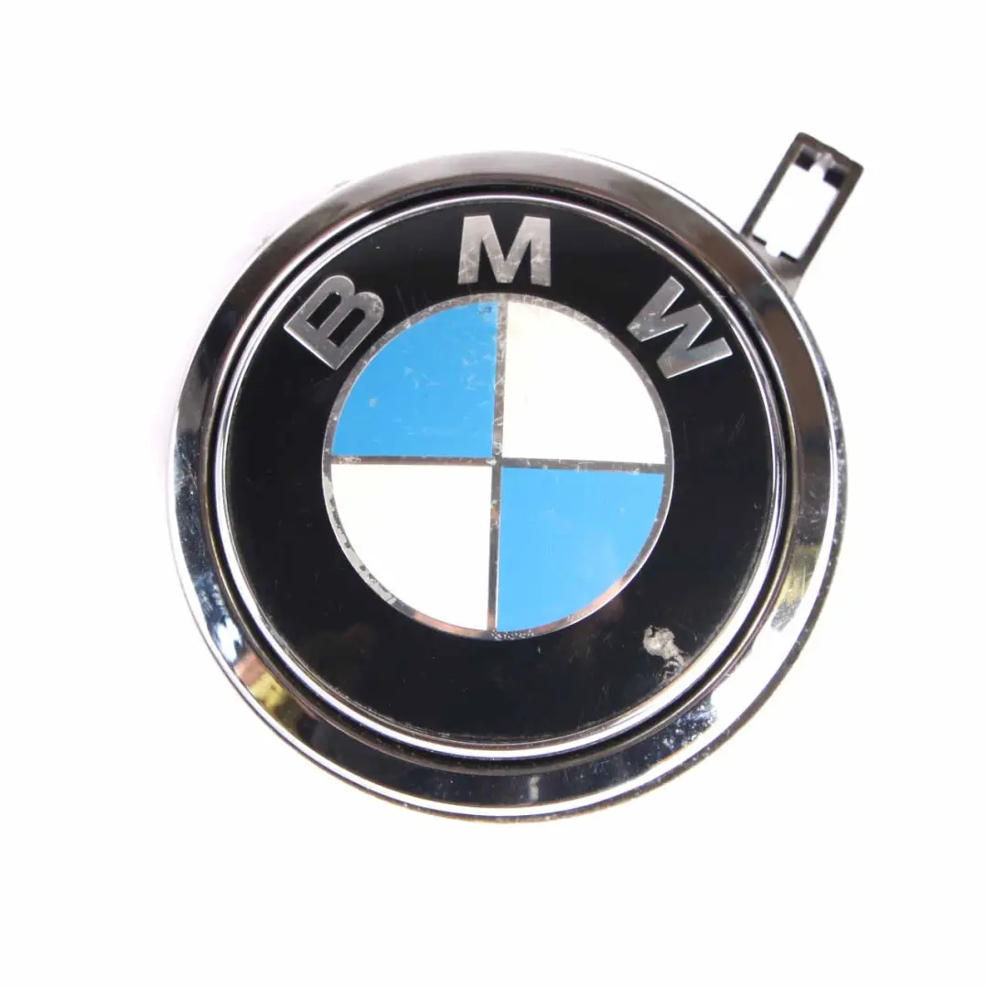 BMW E81 E87 LCI Emblema Pulsante Portellone posteriore Badge Apertura 7200938 - SKU 7057794 - Numero di parte 7057794