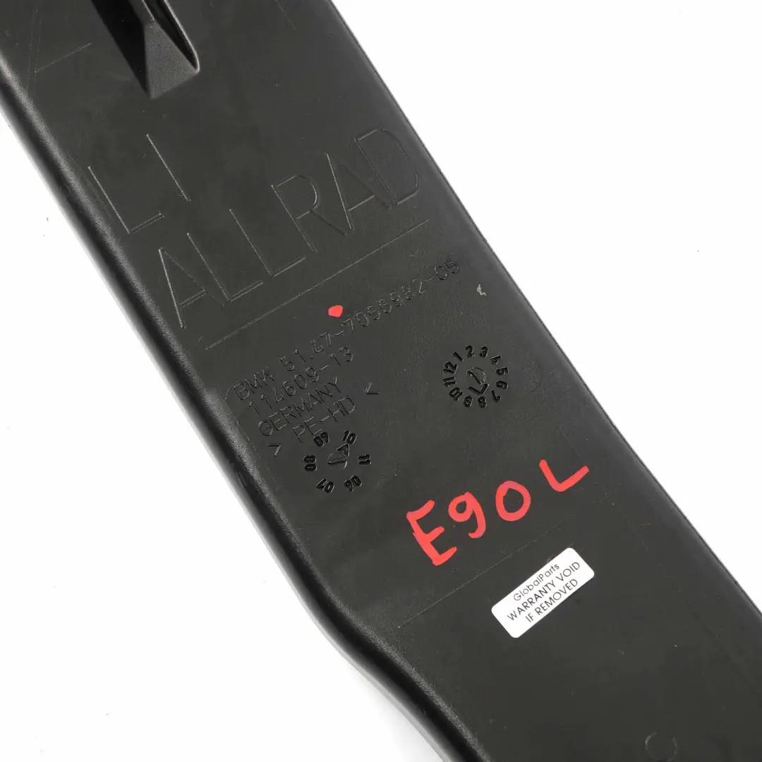 BMW E81 E87 E88 E90 E91 E92 Conducto de Aire del Calefactor Izquierda - SKU 7058143 - Número de pieza 7058143