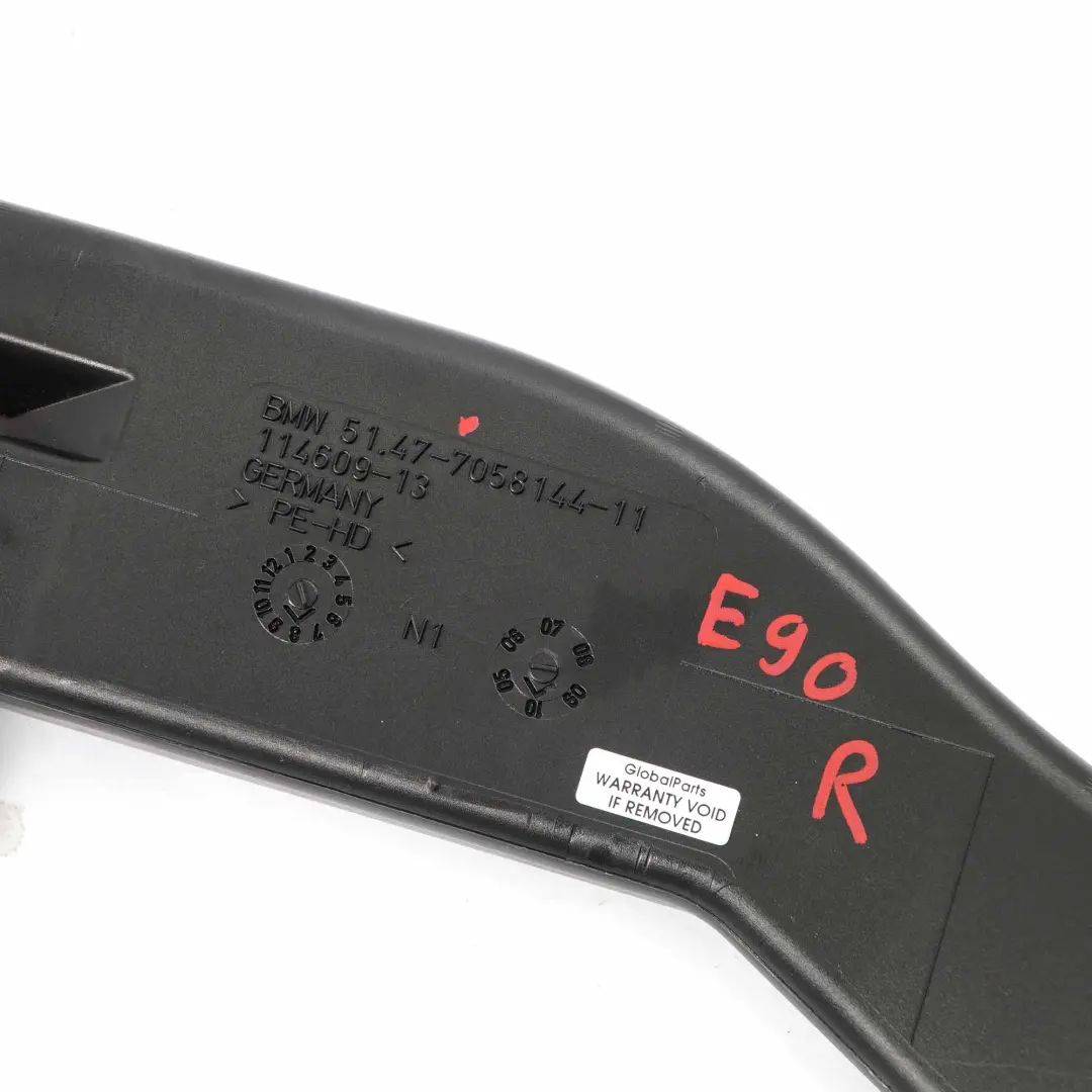 BMW E81 E82 E87 E88 E90 E91 E92 Conducto De aire del calefactor derecho - SKU 7058144 - Número de pieza 7058144