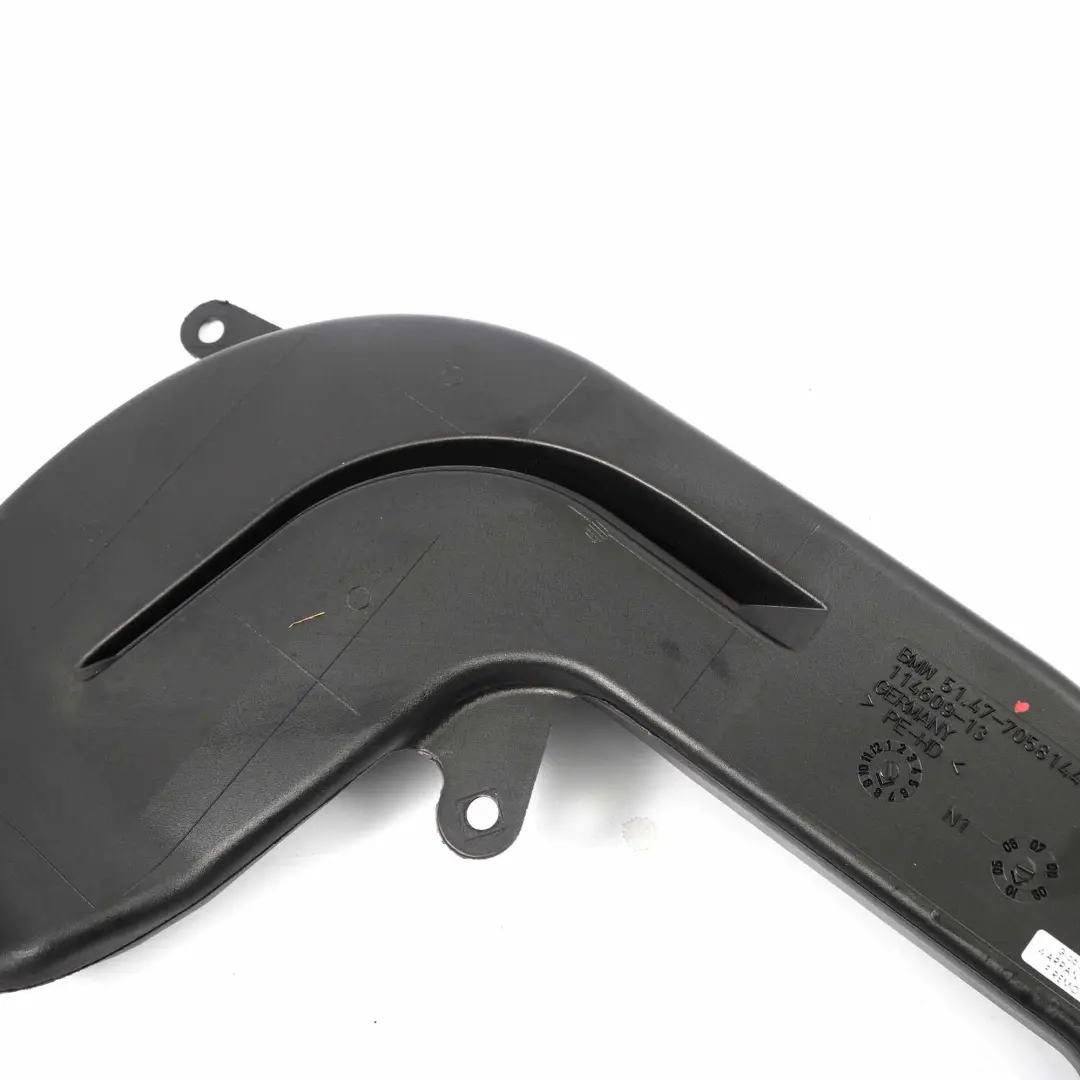 BMW E81 E82 E87 E88 E90 E91 E92 Conducto De aire del calefactor derecho - SKU 7058144 - Número de pieza 7058144