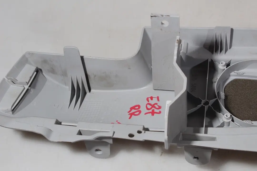 Registrazione Fondo Scomparto Dietro Rechtsalaska Grigio per BMW E87 con numero di parte 7125688 BMW E87 Registrazione Fondo Scomparto Dietro Rechtsalaska Grigio - SKU 7058350-1 - Numero di parte 7125688