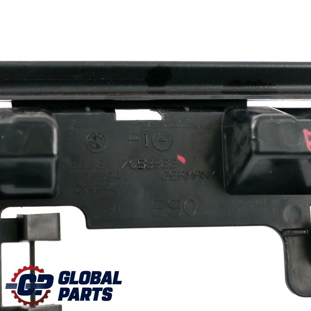Parachoques Trasero Centro De Guía De Montaje Trim para BMW E90 con número de pieza 7058522 BMW E90 Parachoques Trasero Centro De Guía De Montaje Trim - SKU 7058522 - Número de pieza 7058522