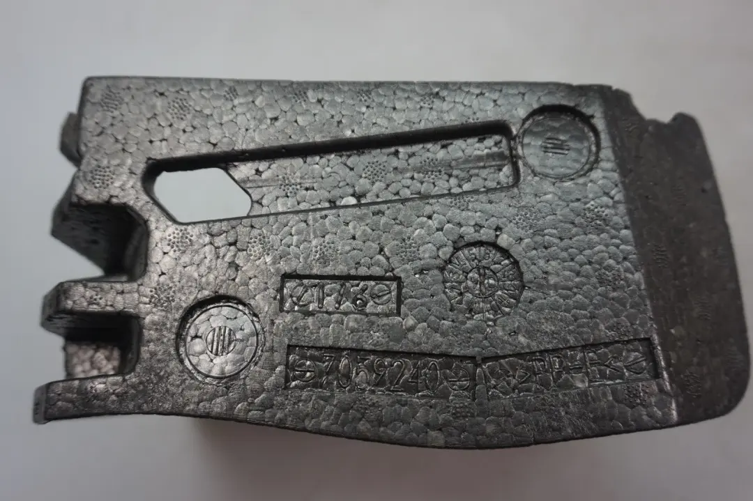 Auflage Verkleidung Gepäckraum rechts für BMW 1 er E87 mit Teilenummer 7059240 BMW 1 er E87 Auflage Verkleidung Gepäckraum rechts - SKU 7059240 - Teilenummer 7059240