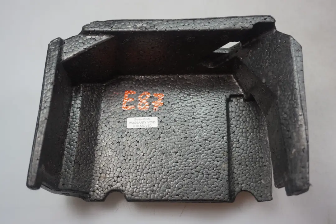 Auflage Verkleidung Gepäckraum rechts für BMW 1 er E87 mit Teilenummer 7059240 BMW 1 er E87 Auflage Verkleidung Gepäckraum rechts - SKU 7059240 - Teilenummer 7059240