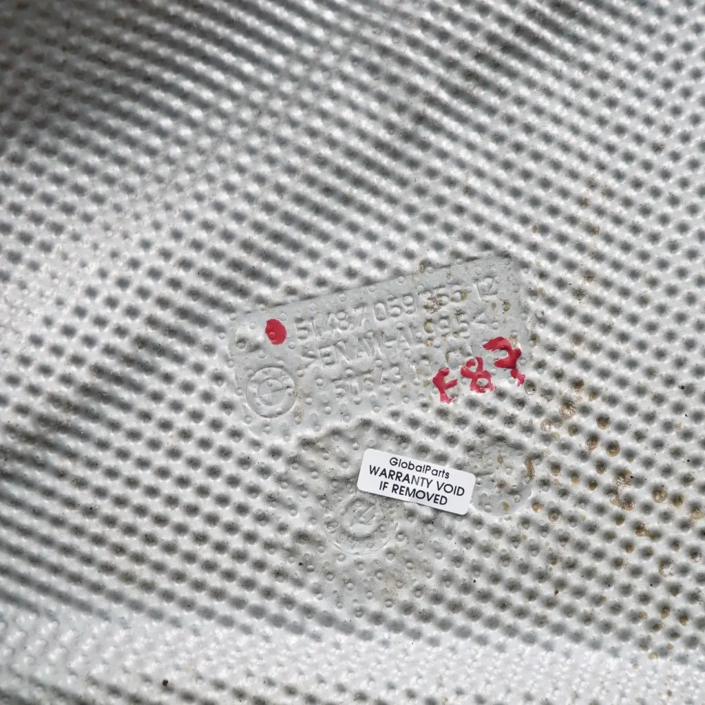 Reihe E81 E82 E87 Wärmeisolierung Tunnel Auspuff Abdeckung Panel für BMW 1 mit Teilenummer 7059356 BMW 1 Reihe E81 E82 E87 Wärmeisolierung Tunnel Auspuff Abdeckung Panel - SKU 7059356 - Teilenummer 7059356