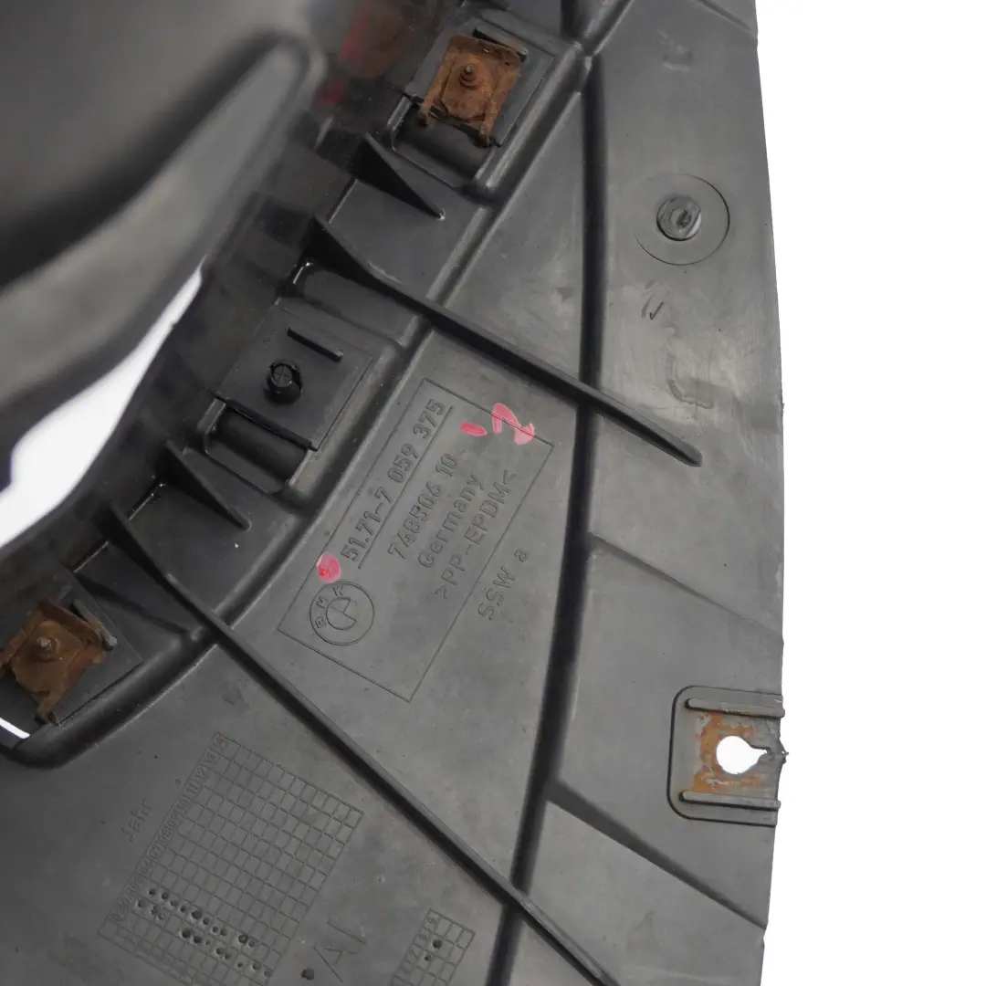 Tapa Paso Rueda Delantero Carcasa Inferior Izquierda para BMW E87 E81 con número de pieza 7059375 BMW E87 E81 Tapa Paso Rueda Delantero Carcasa Inferior Izquierda - SKU 7059375-2 - Número de pieza 7059375