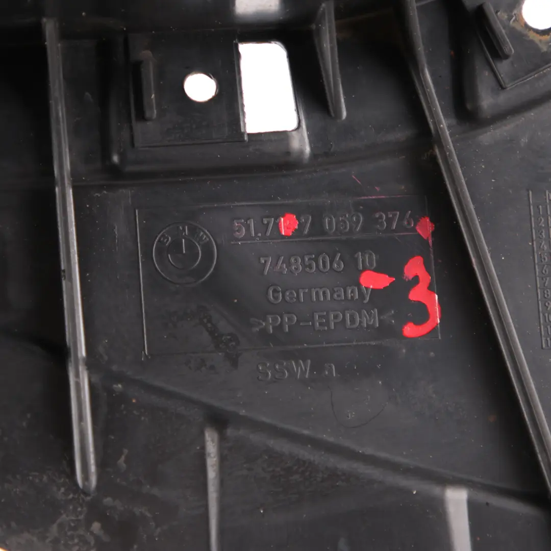 BMW E81 E87 Tapa Inferior del Paso De Rueda Delantero Derecho - SKU 7059376-3 - Número de pieza 7059376