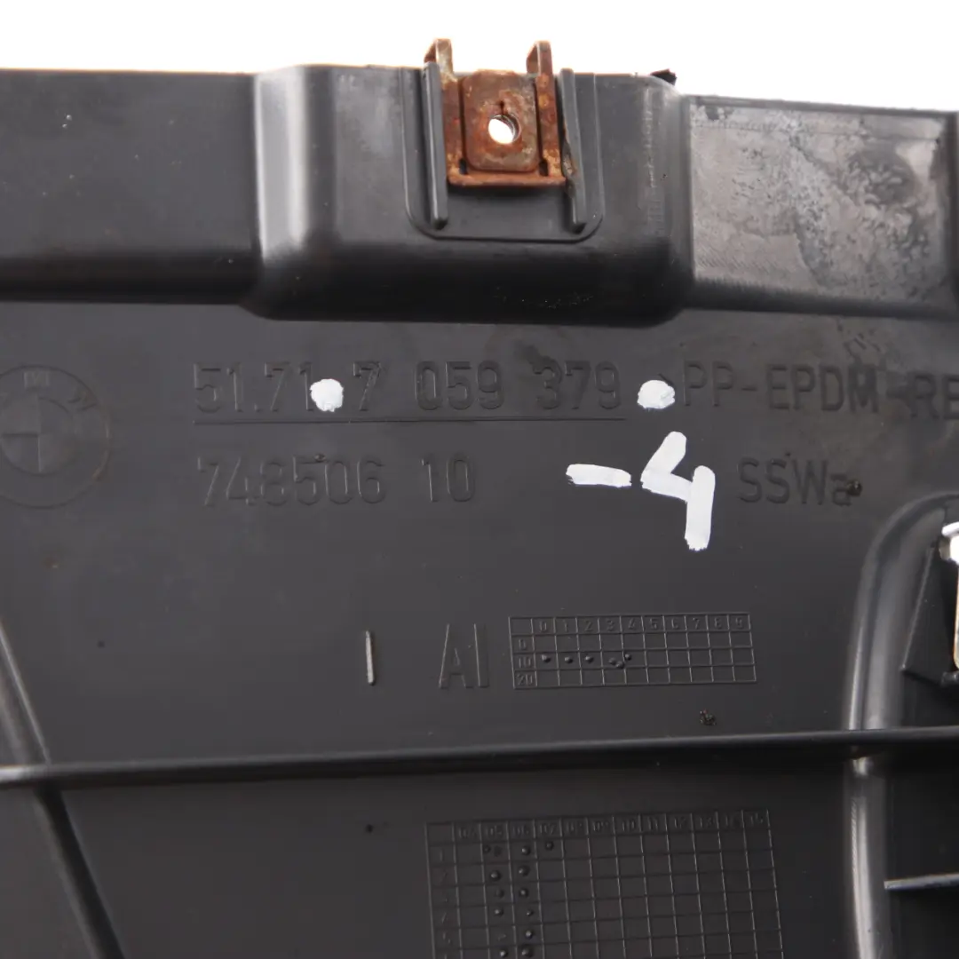 BMW E90 E91 Tapa del Paso de Rueda Panel Inferior Delantero Izquierdo - SKU 7059379-4 - Número de pieza 7059379