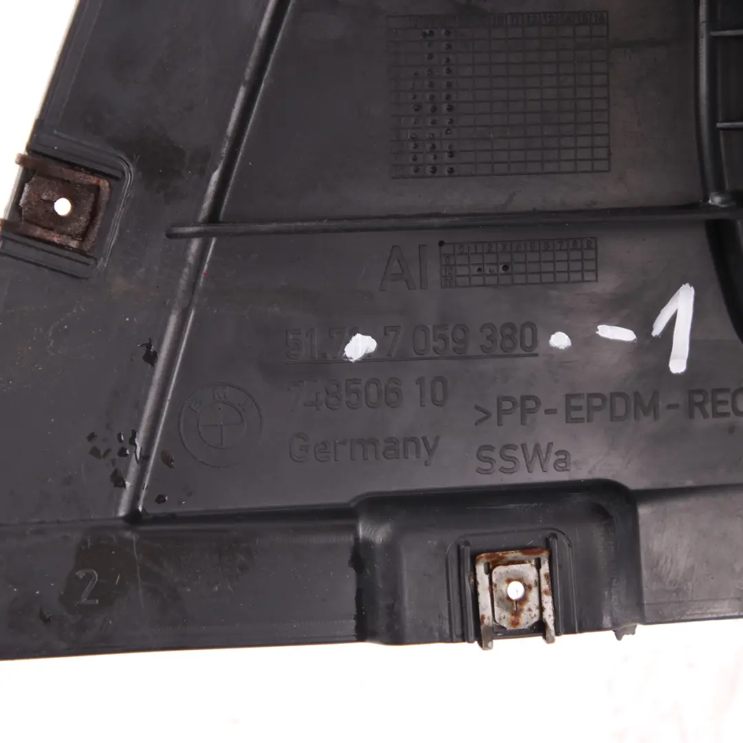 BMW E90 E91 Parte Inferior Delantera Derecha Tapa del Paso De Rueda - SKU 7059380-1 - Número de pieza 7059380