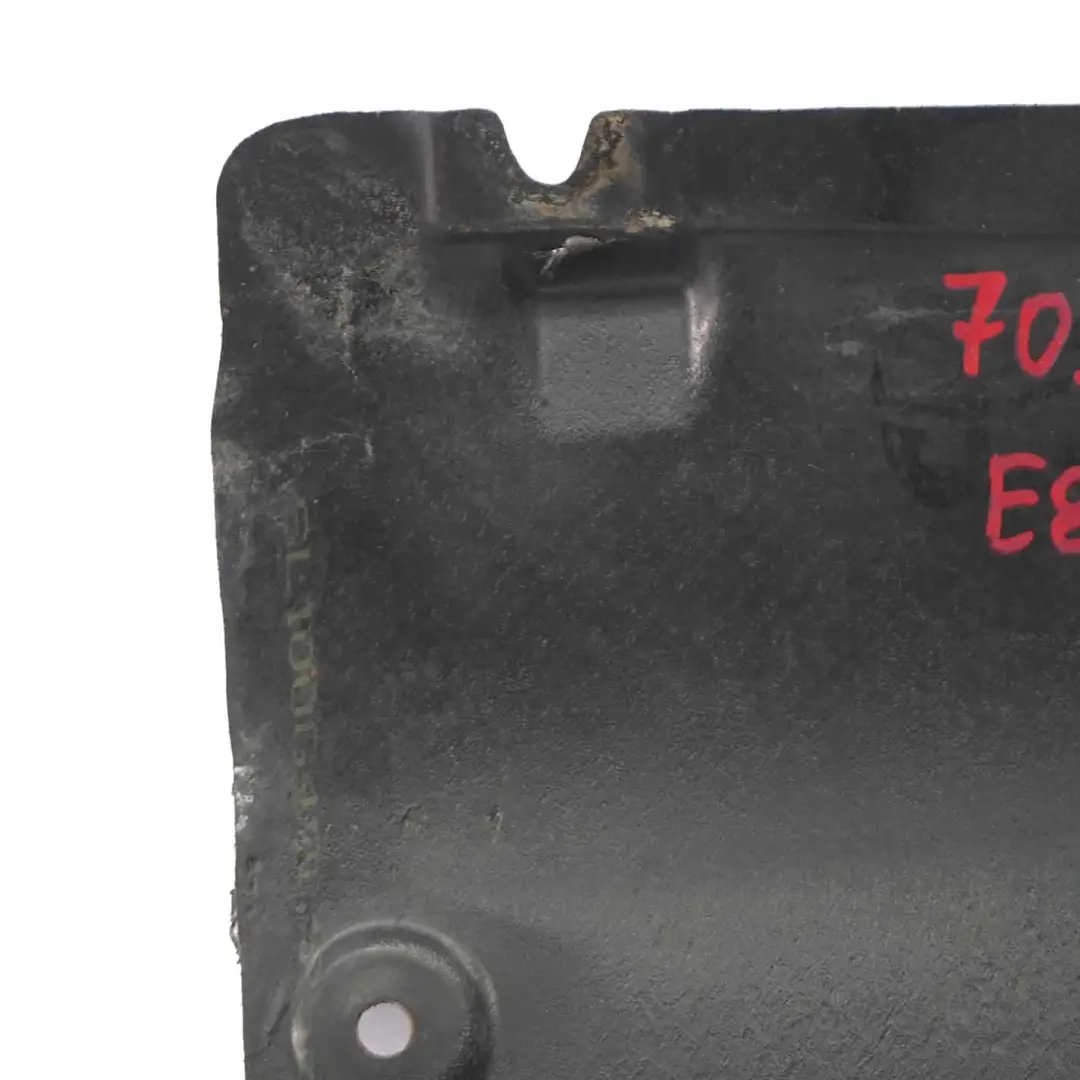 Coperchio Scudo Laterale Sottoscocca Destro per BMW E81 E82 E87 con numero di parte 7059390 BMW E81 E82 E87 Coperchio Scudo Laterale Sottoscocca Destro - SKU 7059390-6 - Numero di parte 7059390