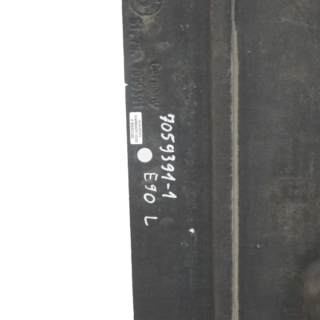 Habillage de bas de caisse gauche - Couvre chassis pour BMW E90 E91 à propos du numéro de pièce 7059391 BMW E90 E91 Habillage de bas de caisse gauche - Couvre chassis - SKU 7059391-1 - Numéro de pièce 7059391
