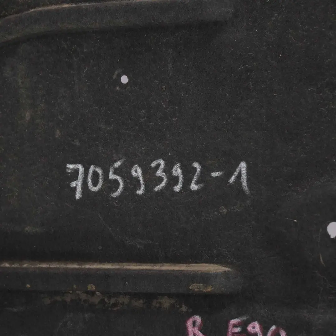 Rechts Unterbodenverkleidung Fahrgestellabdeckung für BMW E90 E91 mit Teilenummer 7059392 BMW E90 E91 Rechts Unterbodenverkleidung Fahrgestellabdeckung - SKU 7059392-1 - Teilenummer 7059392