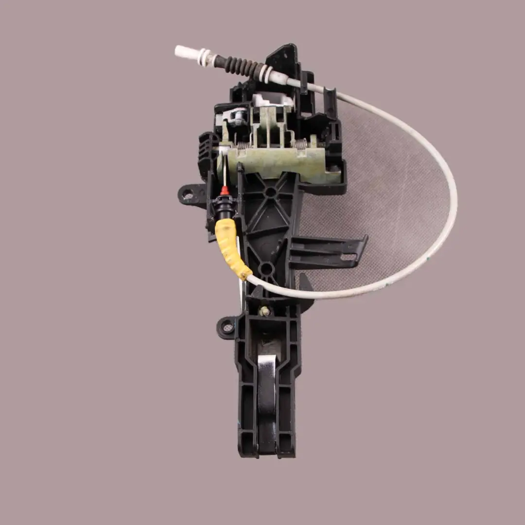 Grab Handle BMW E81 E87 Complete Front Left Door N/S Alpinweiss White 300 to with Part number 7059677 Grab Handle BMW E81 E87 Complete Front Left Door N/S Alpinweiss White 300 - SKU 7059677-AW - Part number 7059677