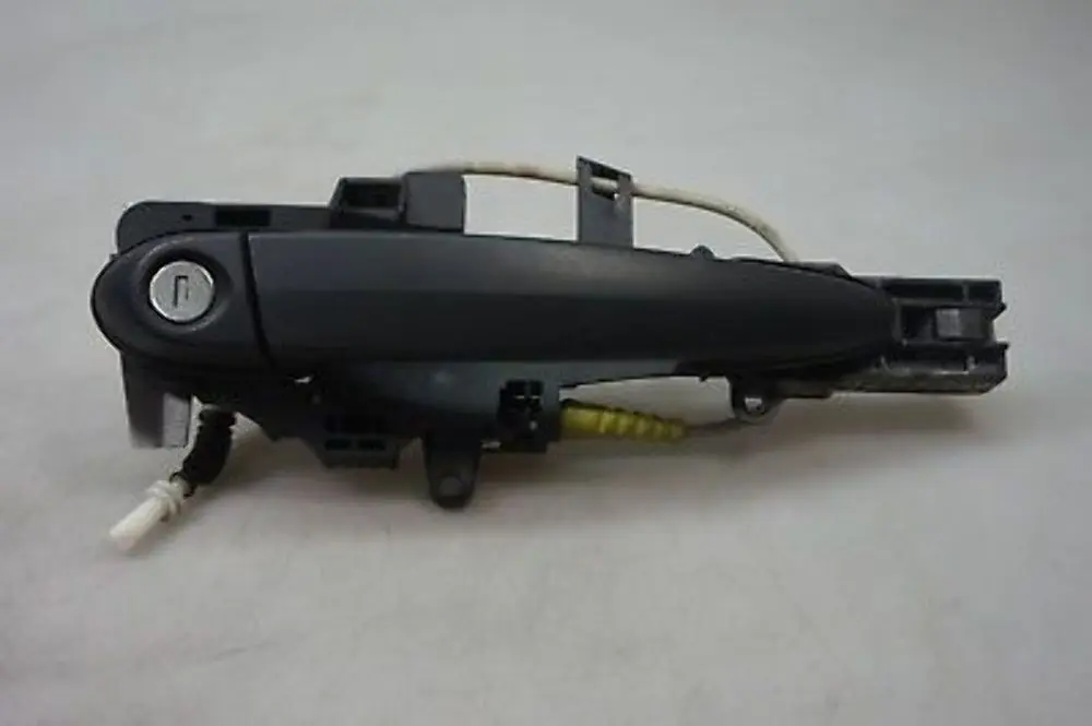 BMW 1 Series E81 E82 E87 E87 LCI E88 Complete Front Right Grab Handle O/S Primed - SKU 7059677-PRIM1 - Part number 7059677