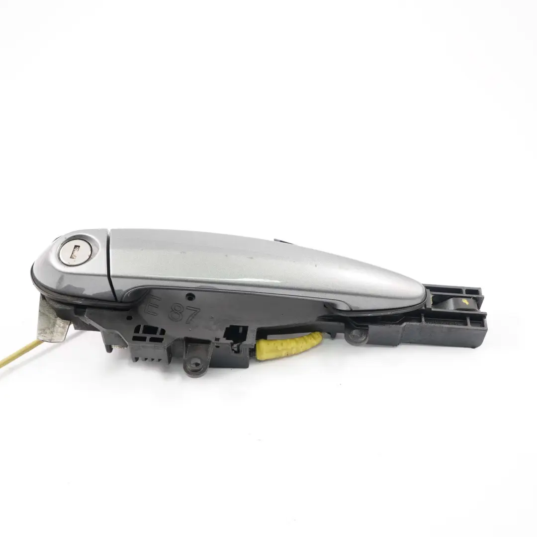 Complete Front Right Grab Handle O/S Spacegrau Metallic to BMW 1 Series E81 E87 with Part number 7059677 BMW 1 Series E81 E87 Complete Front Right Grab Handle O/S Spacegrau Metallic - SKU 7059677-SCG - Part number 7059677