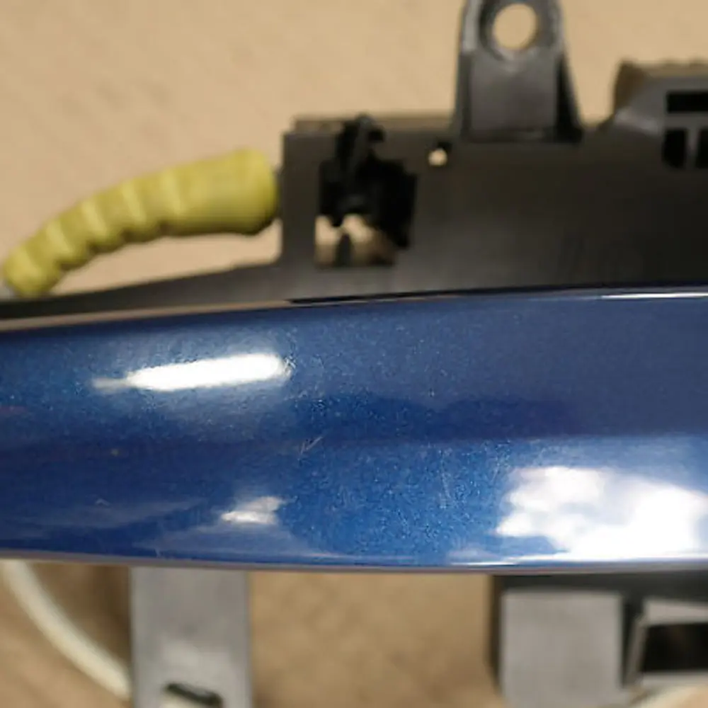 complete grab handle right door front O/S Sydney Blue to BMW 1 SERIES E81 E82 E87 with Part number 7059677 BMW 1 SERIES E81 E82 E87 complete grab handle right door front O/S Sydney Blue - SKU 7059677-SYD2 - Part number 7059677