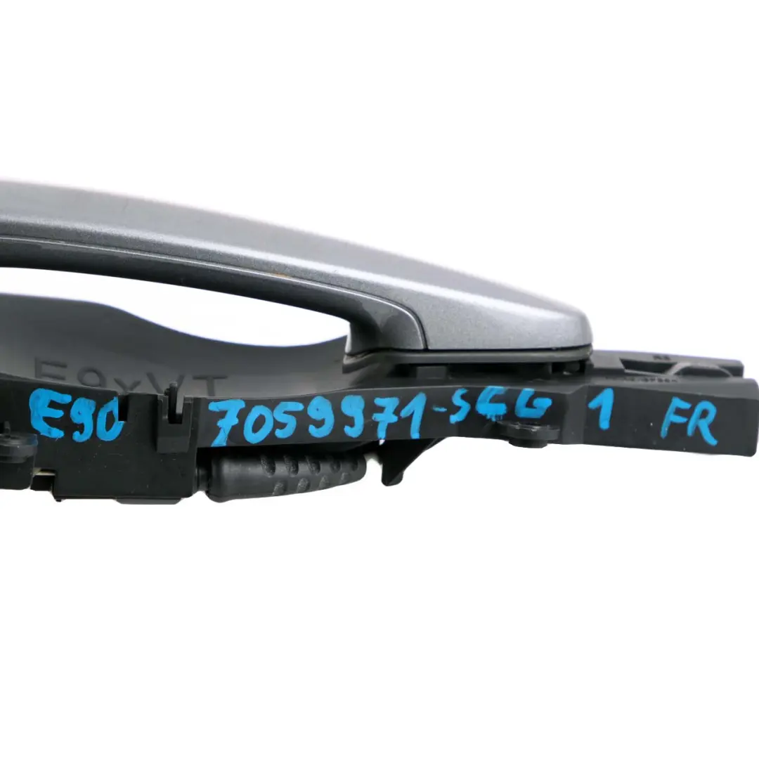 Complete Front Right Grab Handle O/S Spacegrau to BMW 3 Series E90 E91 LCI with Part number 7059971 BMW 3 Series E90 E91 LCI Complete Front Right Grab Handle O/S Spacegrau - SKU 7059971-SCG1 - Part number 7059971