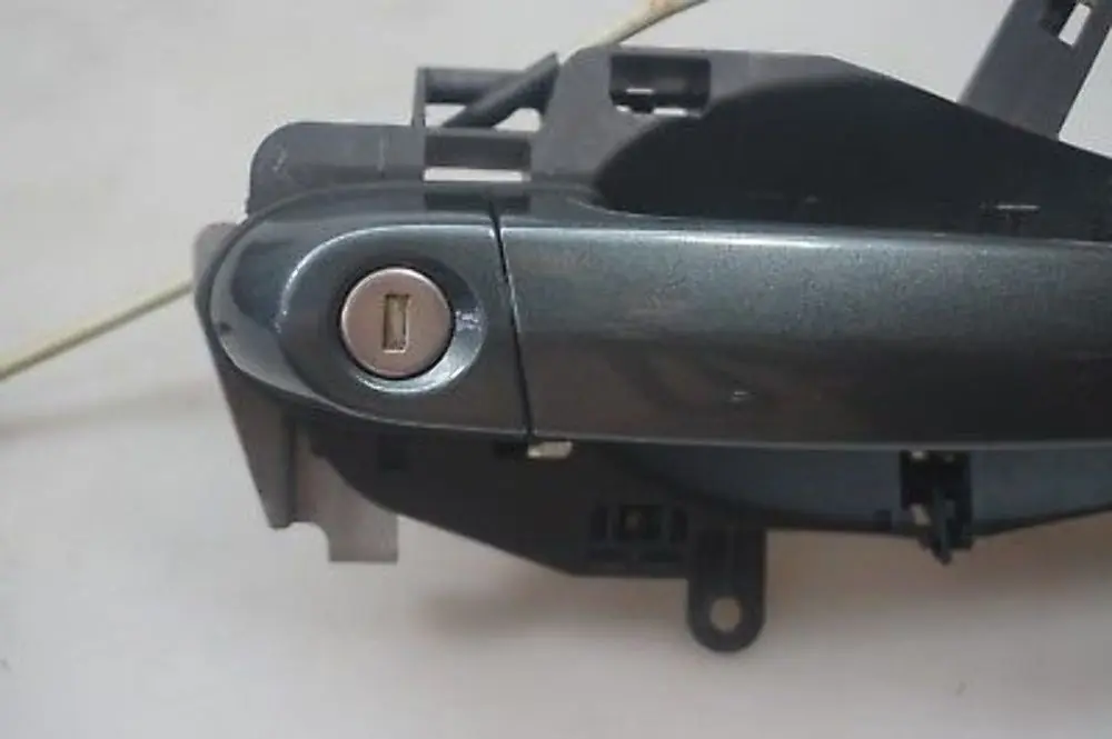 Complete Front Right Grab Handle O/S Tasman Green Metallic to BMW 3 Series E90 E91 with Part number 7059971 BMW 3 Series E90 E91 Complete Front Right Grab Handle O/S Tasman Green Metallic - SKU 7059971-TAS1 - Part number 7059971