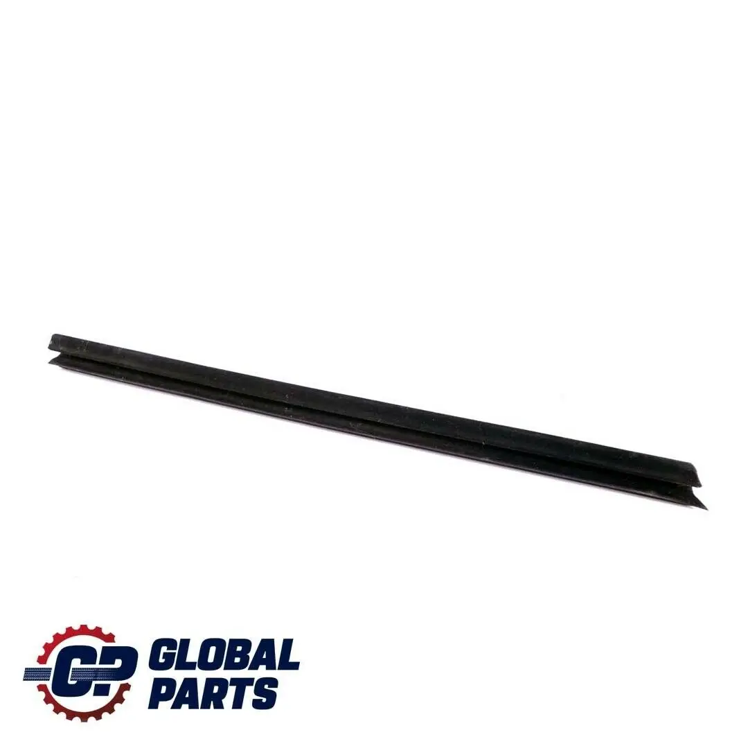 BMW E90 E91 Uszczelka Szyby Drzwi Prawy Przód - SKU 7060234 - Numer Części 7060234