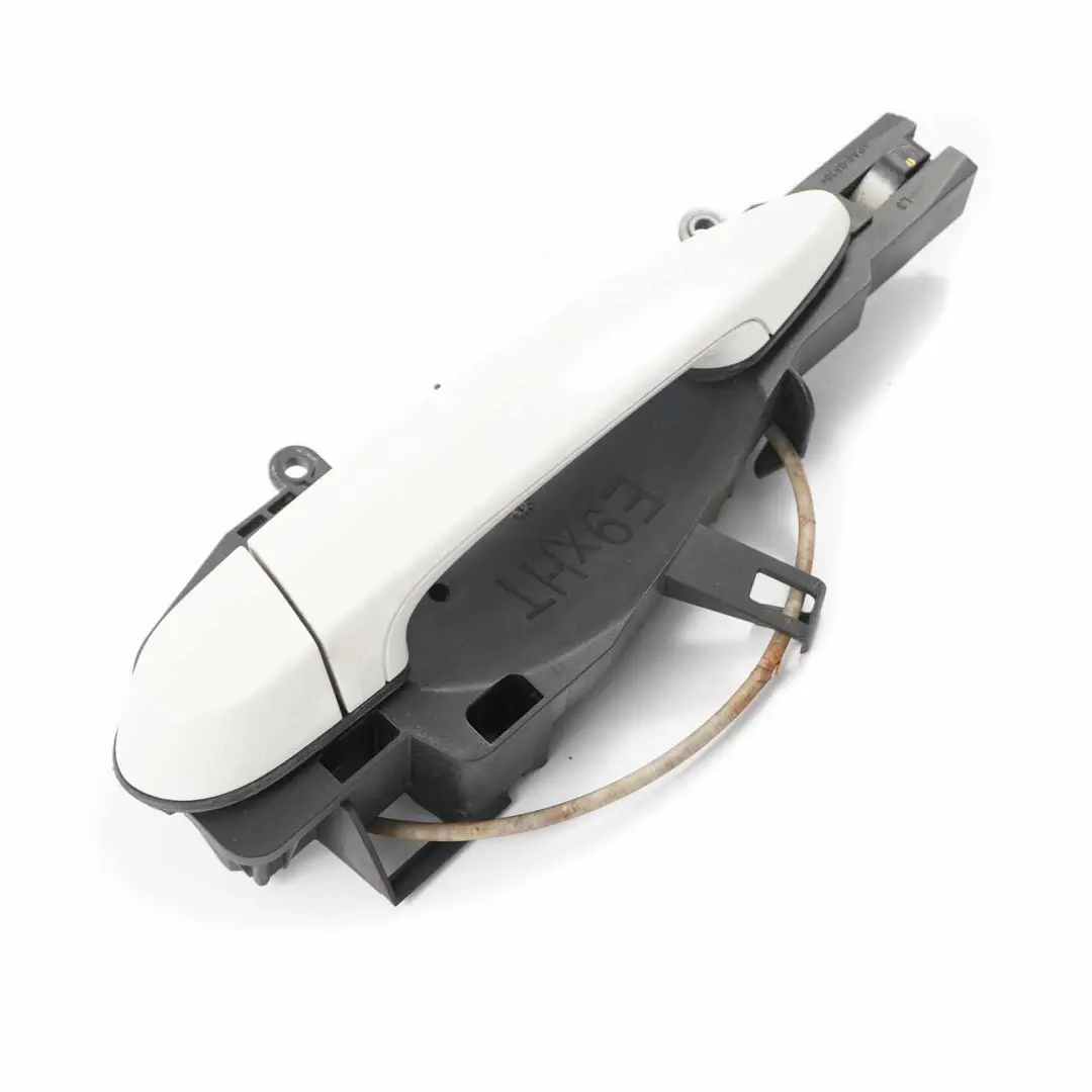 Asidero Completo Trasero Izquierdo Alpinweiss Alpine Blanco - 300 para BMW E90 E91 con número de pieza 7060299 BMW E90 E91 Asidero Completo Trasero Izquierdo Alpinweiss Alpine Blanco - 300 - SKU 7060299-AW3 - Número de pieza 7060299